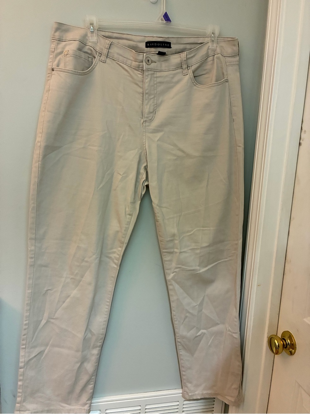 Bandolino Women's Light Cream Straight-Leg Jeans